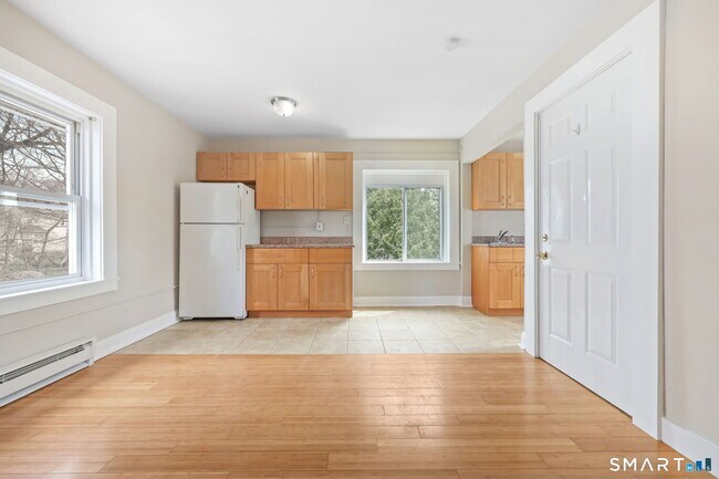 Foto del edificio - 52 Highland Rd
