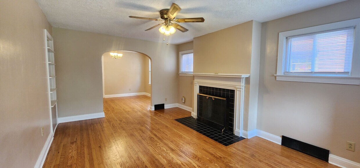 Primary Photo - Welcome to this charming 3-bedroom, 2-bath...
