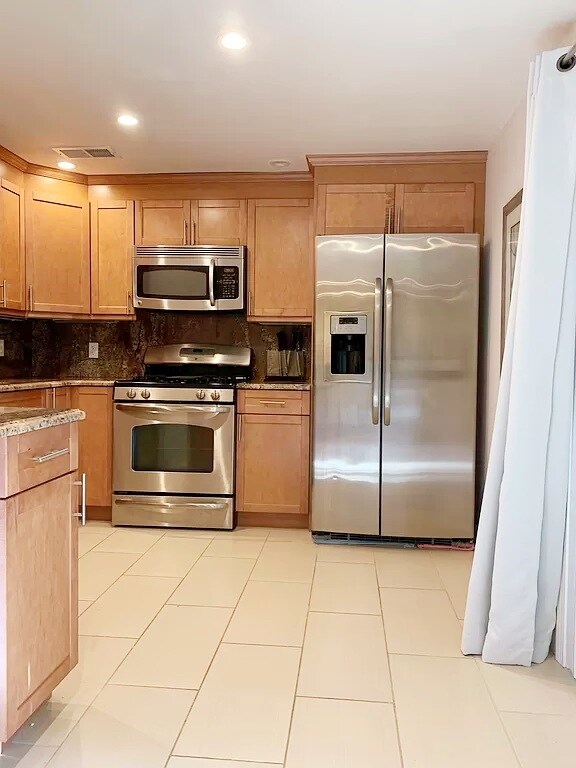 Cocina - 295 W Wyoming Ave