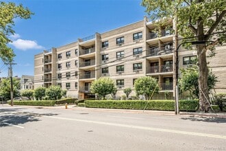 Building Photo - 505 White Plains Rd