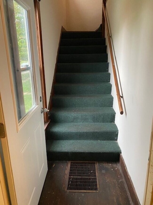 861 Bluff St Unit 861 1/2 Bluff St, Beloit, WI 53511 Room for Rent in