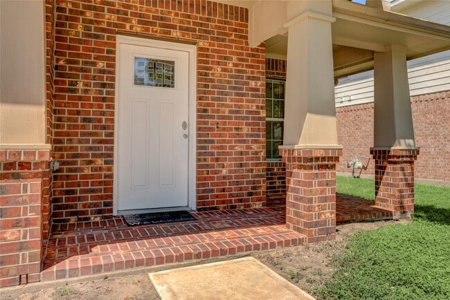 Building Photo - 20119 Bitterroot Ranch Dr