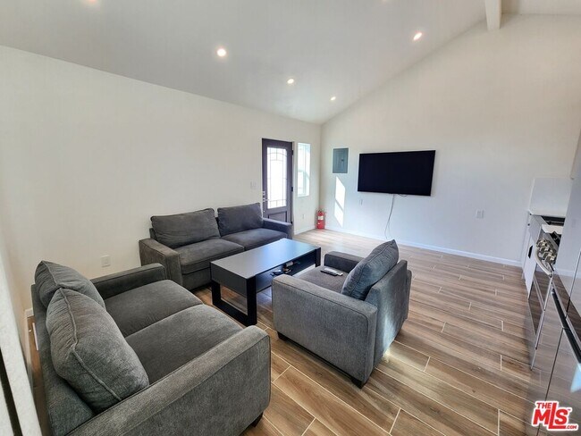 Foto del edificio - 3333 Thelma St