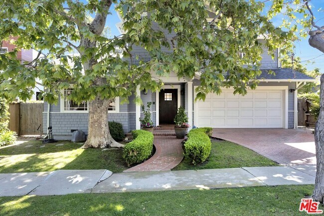 Building Photo - 618 Erskine Dr