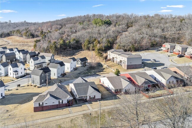 Foto del edificio - 2970 W Old Farmington Rd