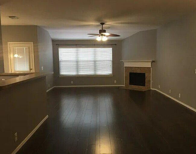 Foto del edificio - 15831 Beaufort Blvd