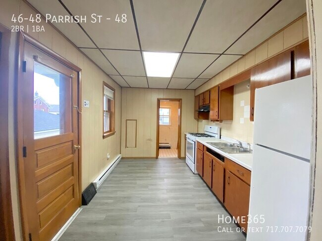 Building Photo - 2 BR 1 BA - Sunny/Cosy Half Double Duplex,...