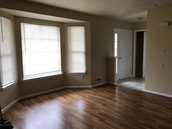 Building Photo - 236 Brookfield Dr