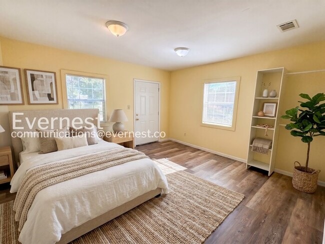 Foto del edificio - 1318 W 13th St