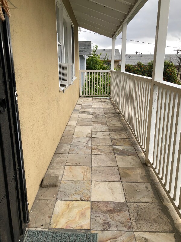 Foto del edificio - 5818 Pickering Ave
