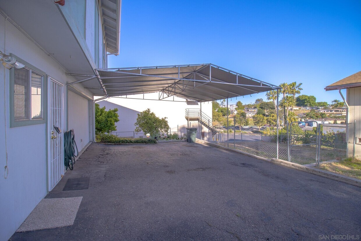 Primary Photo - 2577 Buena Vista Ave