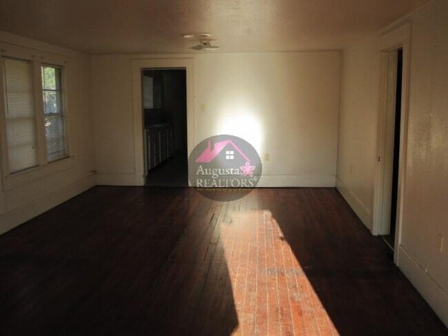 Foto del edificio - 501-501 1/2 Ash St