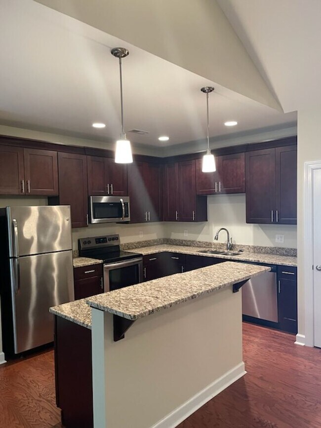 Foto del edificio - GORGEOUS TOWNHOME