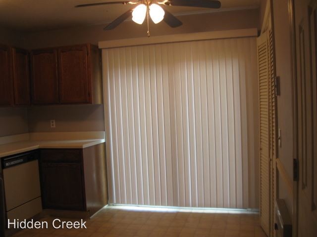 Foto del edificio - 2 br, 1.5 bath Apartment - 220 Adams Lane