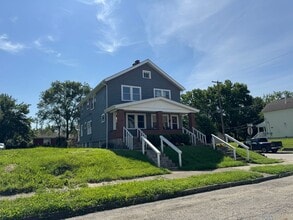 Building Photo - 736-738-738 Seymour Ave