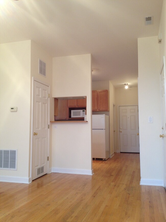 Building Photo - 2611 W Rice St