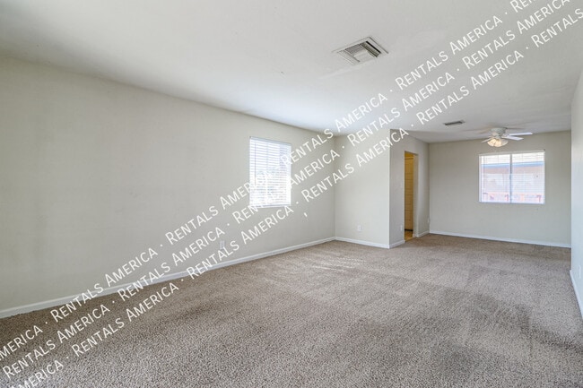 Foto del edificio - 4354 N 82nd St