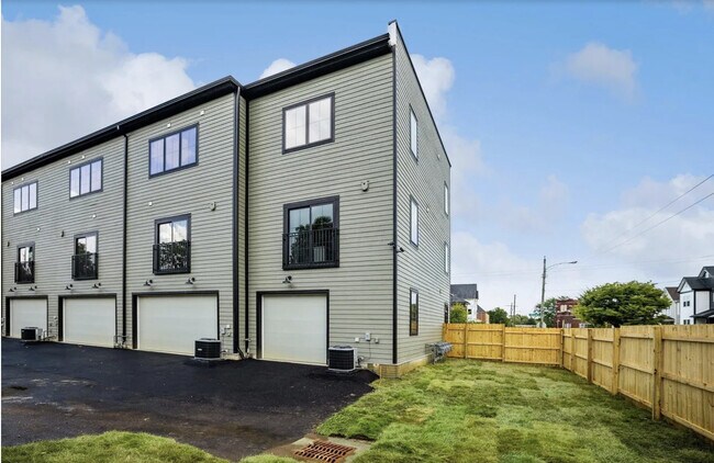 Building Photo - 351 Loeffler Ave