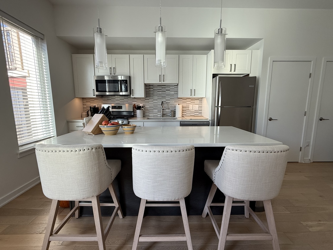 Photo - 2138-40 E Sergeant Street