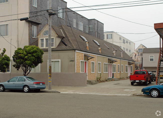 Building Photo - Outer Sunset Apartments