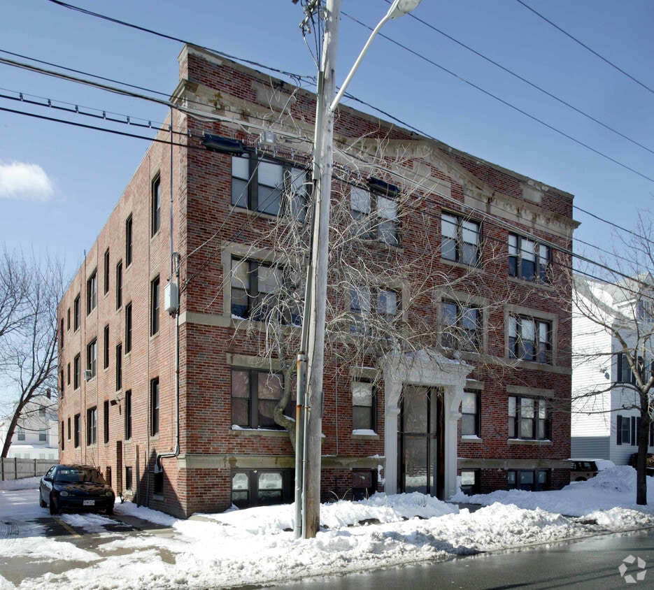Building Photo - 68-70 Washington St