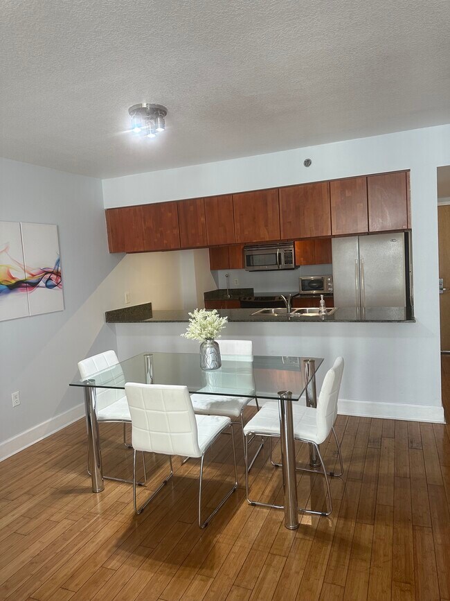 Dining room - 1200 Brickell Bay Dr
