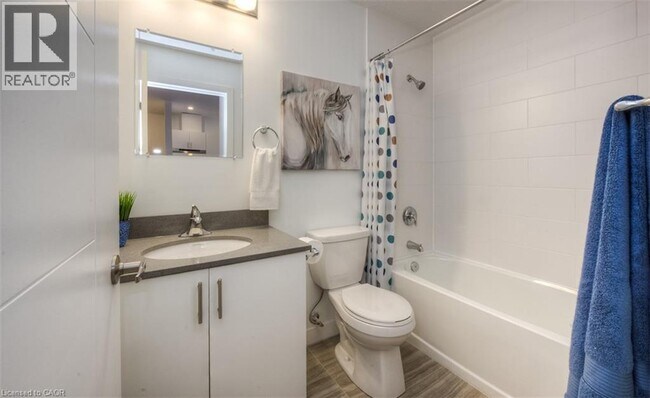 Photo du bâtiment - 1434 Highland Rd W