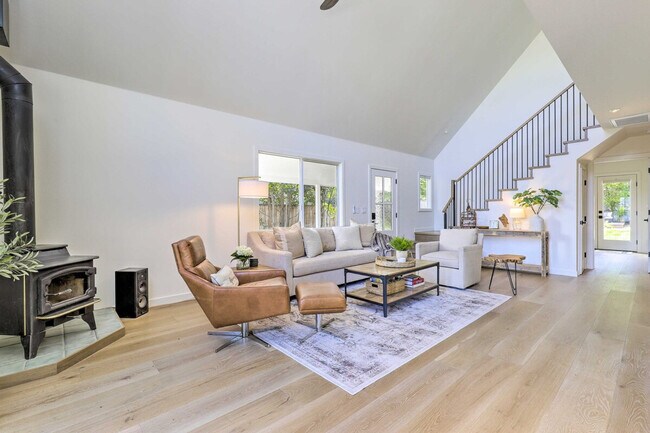 Foto del edificio - 1155 Grape Ln