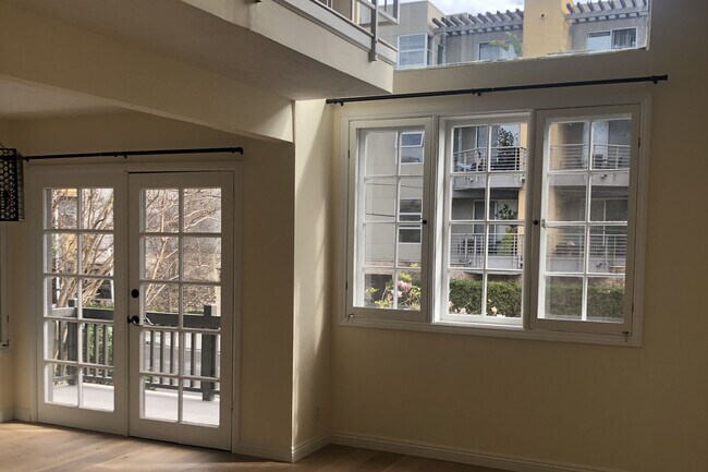 Building Photo - 4161 Fair Ave