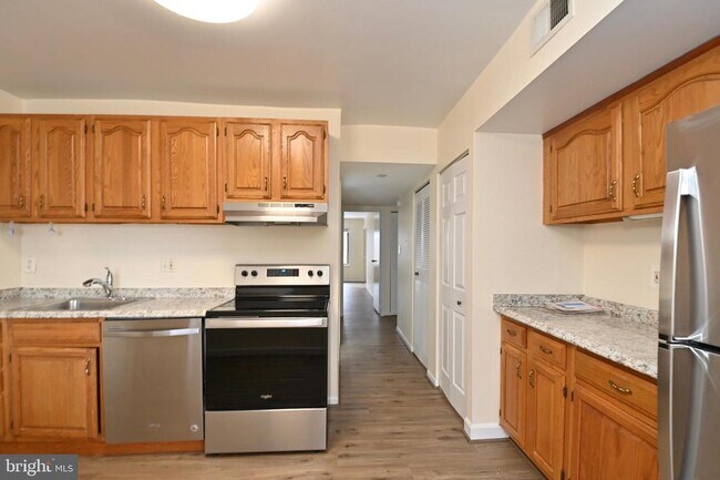 Foto del edificio - 9723 Kings Crown Ct
