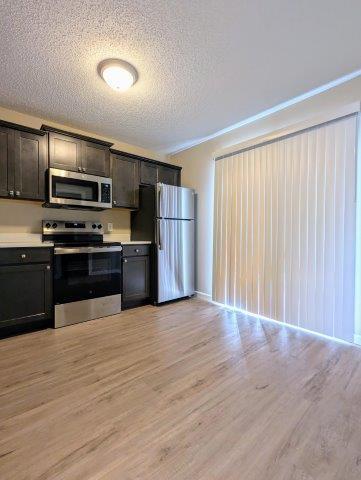 Luxury Kitchen - Lakeview Apartments