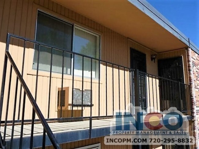Building Photo - Comfortable 2bd 1 bath Condo near Sloan's ...