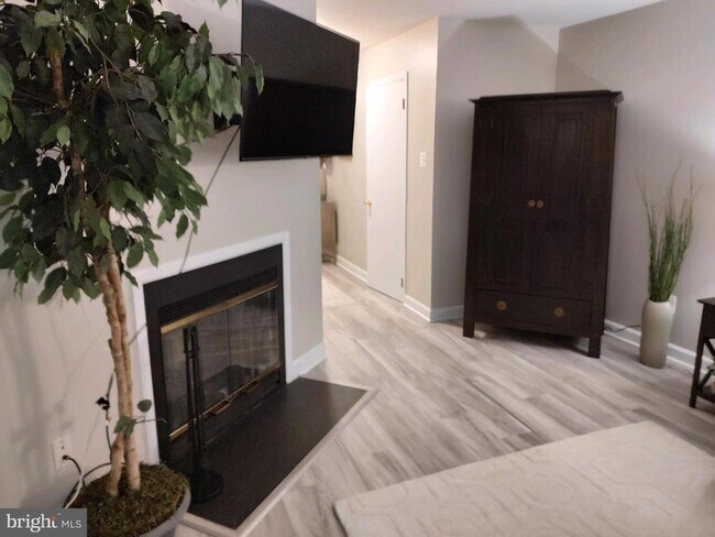Foto del edificio - 502 Cypress Point Cir