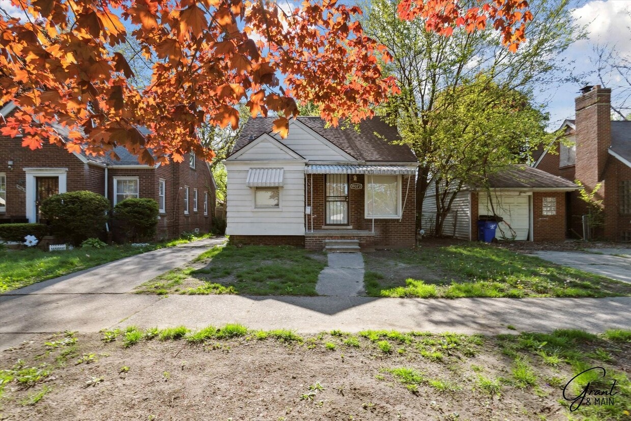 Primary Photo - $1300 3 bedroom bungalow