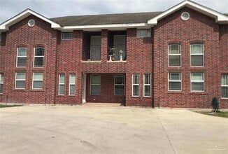 Building Photo - 413 S 49th St