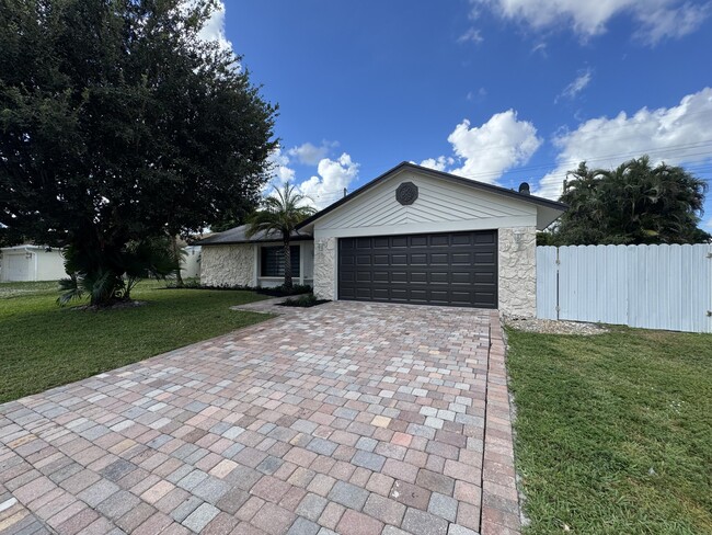 Foto del edificio - 1467 McDermott Ln