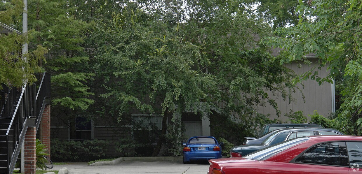 Foto del edificio - 102 NW 9th Ter
