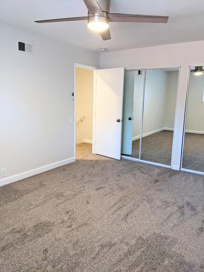 Building Photo - 2807 E Harbor Blvd