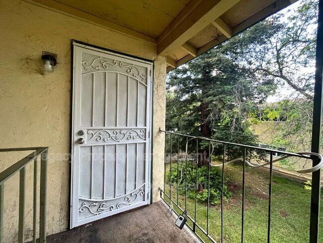 Foto del edificio - 4552 Ashcroft Ave