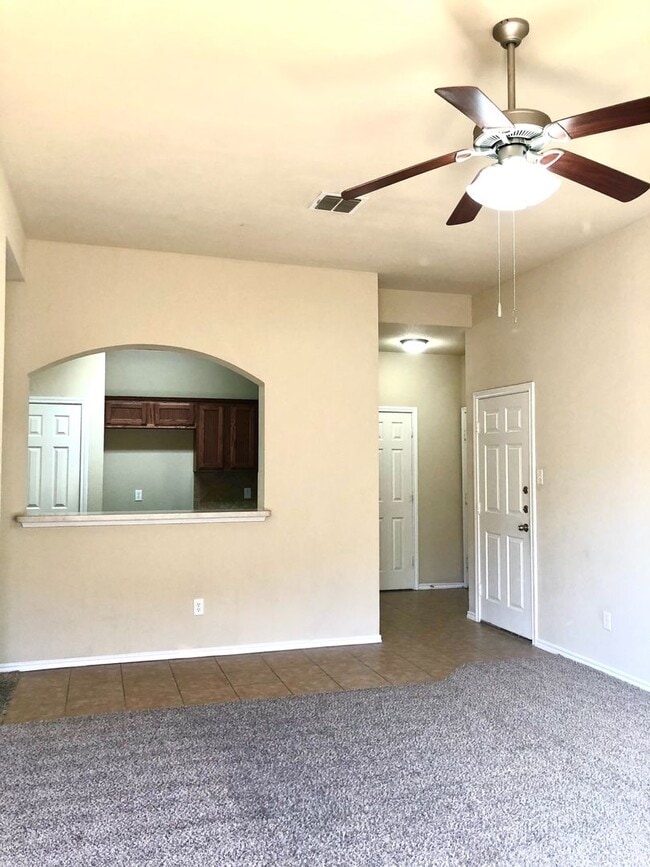 Building Photo - Nice 3 bedroom, 2 bathroom Duplex in Weatherford!
