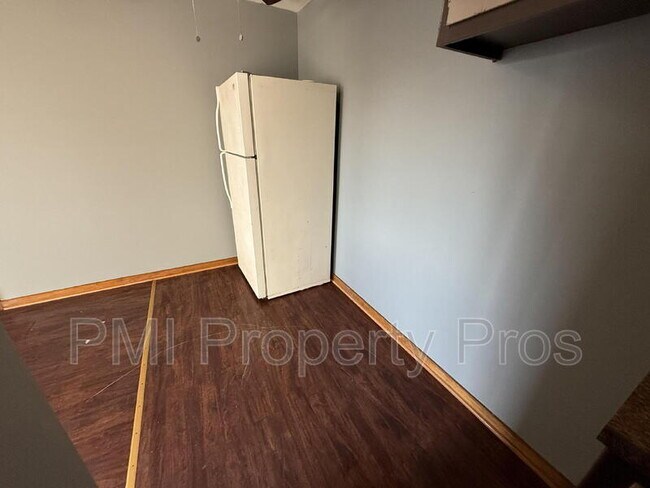 Foto del edificio - 1981 W Villard Ave