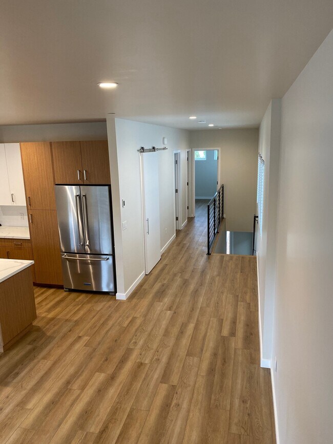Foto del edificio - 689 Stoneridge Dr
