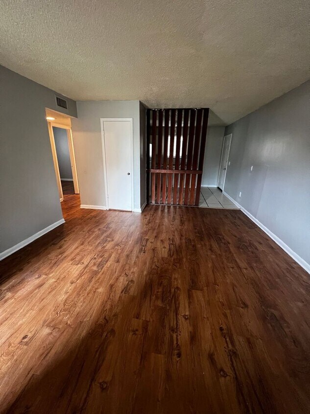 Primary Photo - 2 Bed/ 1 Bath Available Now on the Westside!