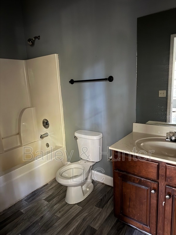 Building Photo - 850 Woods Dr NW