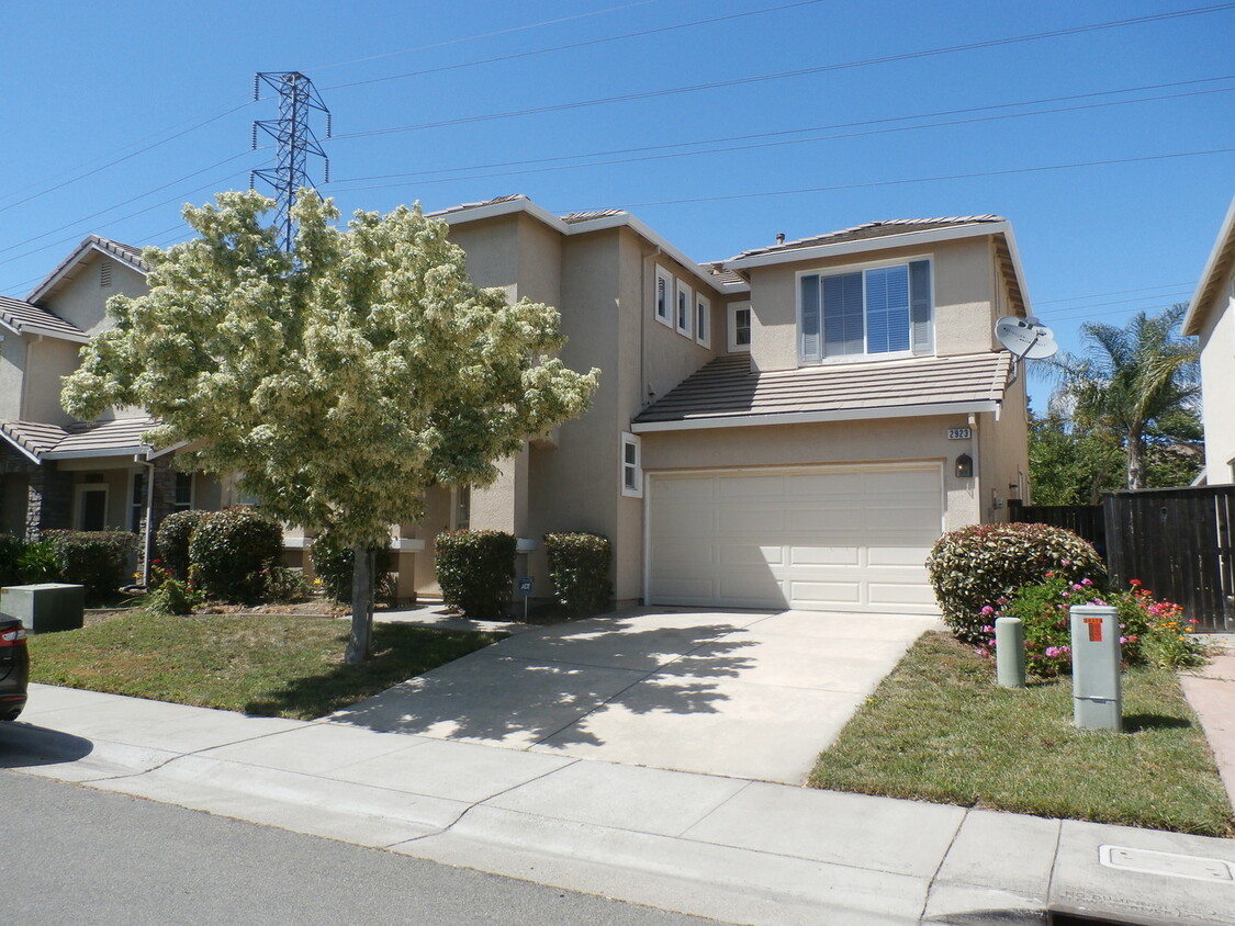 Primary Photo - BEAUTIFUL Natomas 3/2 Plus Office and Bonu...