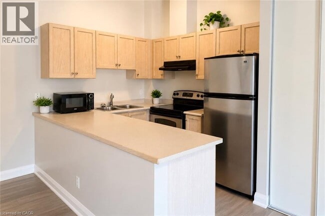Building Photo - 4140 Foxwood Dr