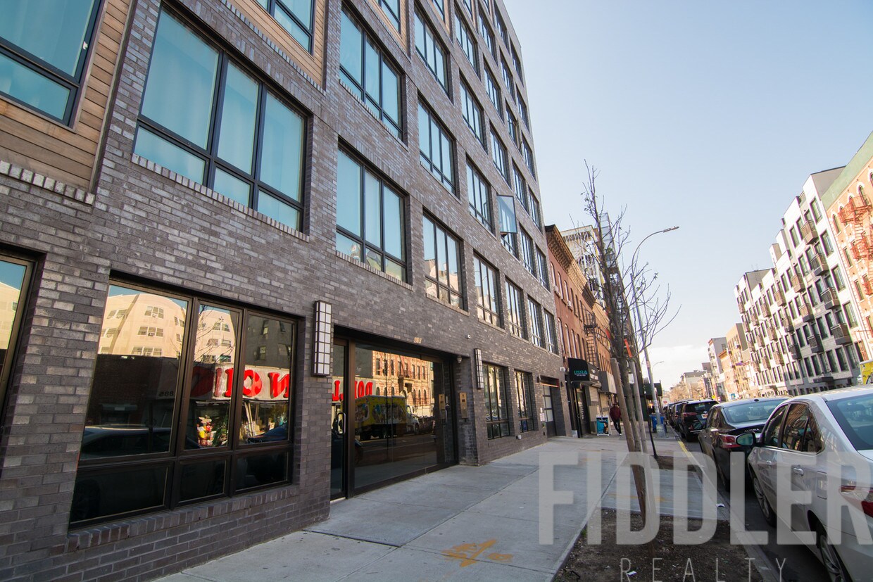 Primary Photo - 880 Dekalb Ave