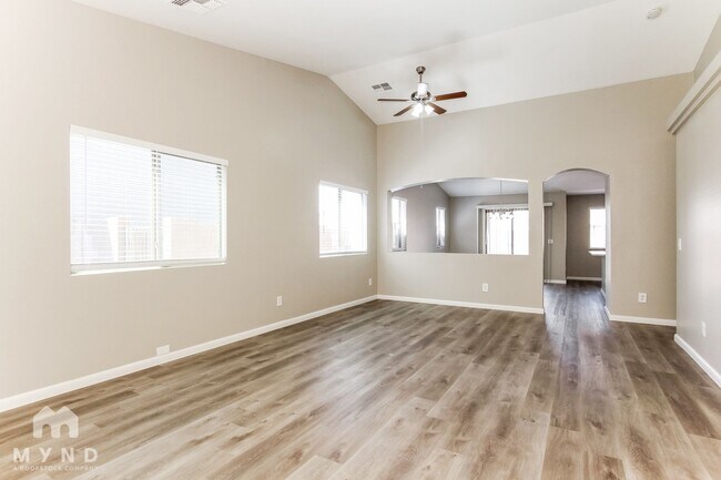 Foto del edificio - 3412 W Fraktur Rd