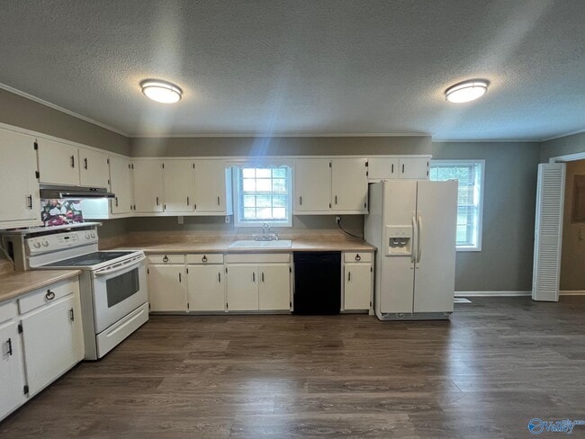 Foto del edificio - 726 Larkwood Cir SW