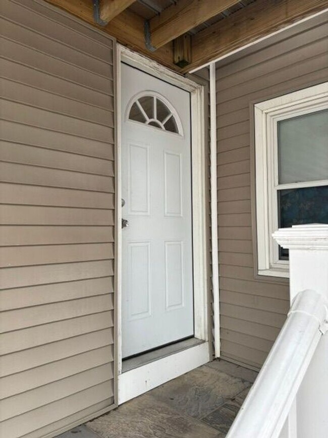 Foto del edificio - 121 Ledge St